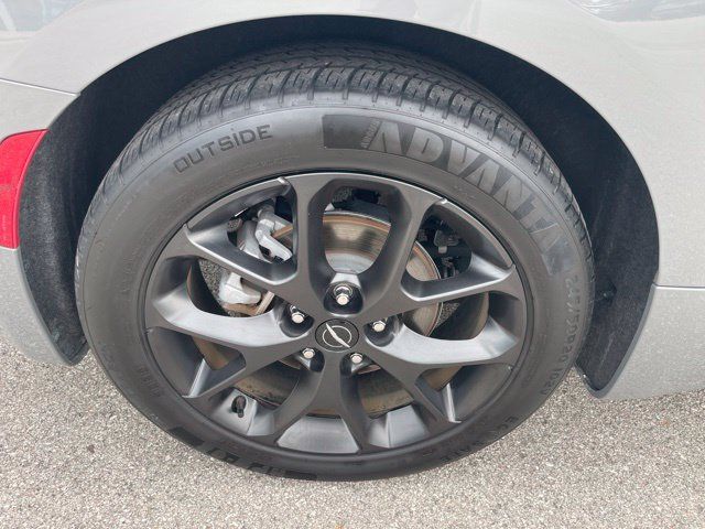 Used 2025 Chrysler Pacifica Limited FWD image 31