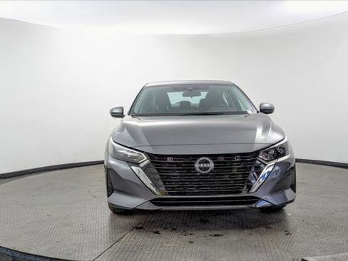 Used 2025 Nissan Sentra S image 11