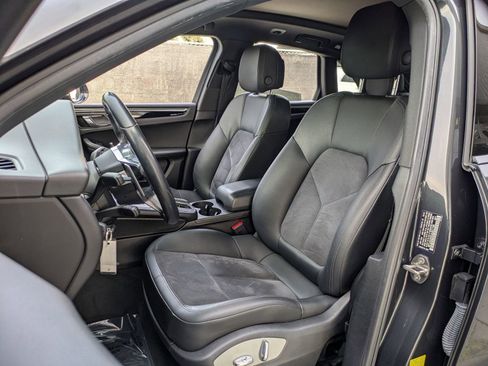 Used 2018 Porsche Macan image 30