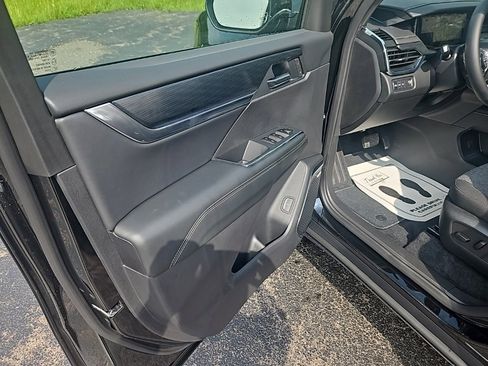 New 2025 GMC Acadia Elevation image 9