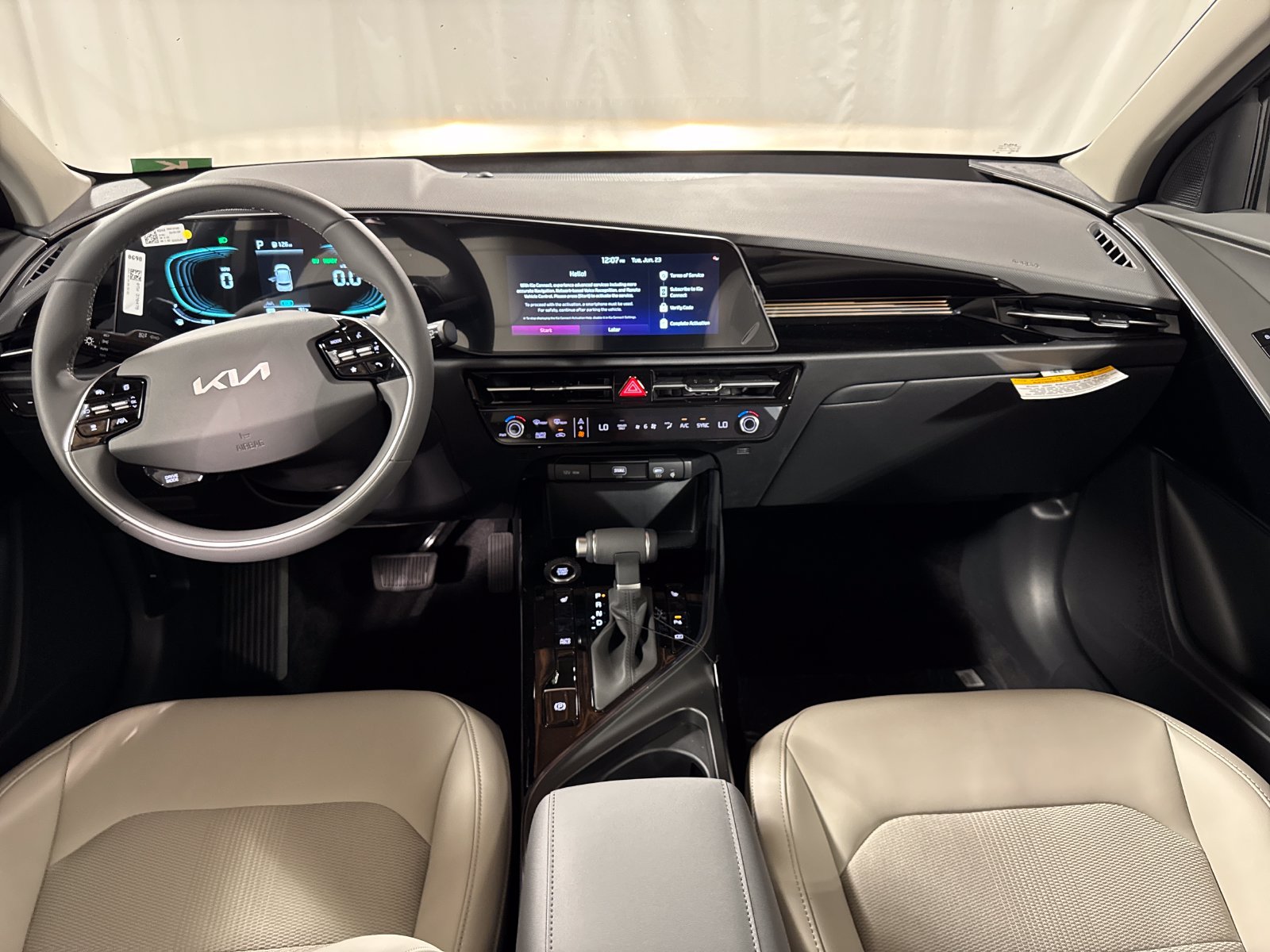 New 2026 Kia Niro EX FWD image 4