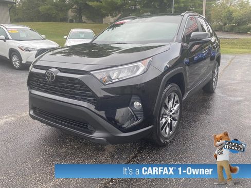 Used 2021 Toyota RAV4 XLE Premium image 2