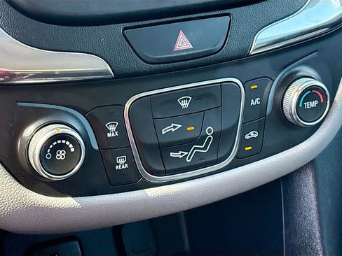 Used 2018 Chevrolet Equinox LS AWD/4WD image 15