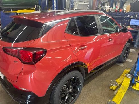 Used 2024 Buick Encore GX Sport Touring FWD image 9