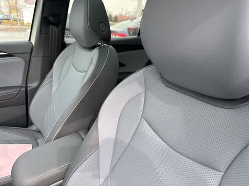 Used 2026 Volkswagen Tiguan SE R-Line image 7