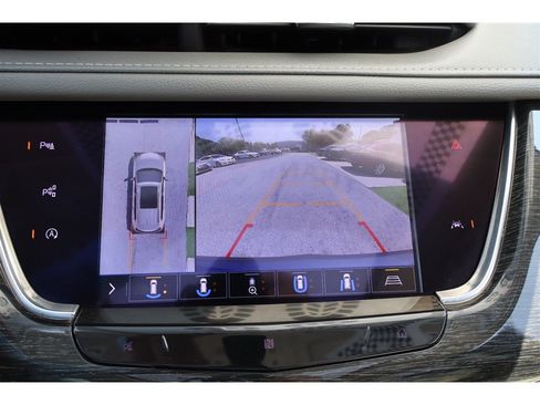 Used 2020 Cadillac XT6 Premium Luxury FWD image 41