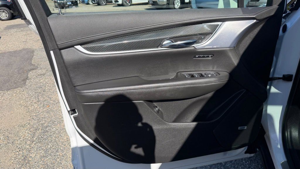 Used 2020 Cadillac XT6 Sport AWD/4WD image 12