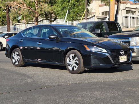 New 2025 Nissan Altima 2.5 S image 14