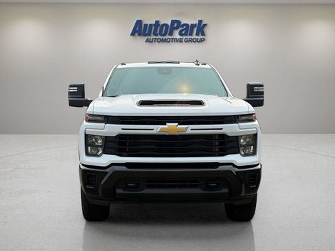 Used 2025 Chevrolet Silverado 2500 Custom w/ Custom Convenience Package AWD/4WD image 2