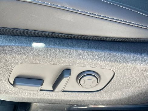 New 2026 Kia Carnival EX FWD image 10