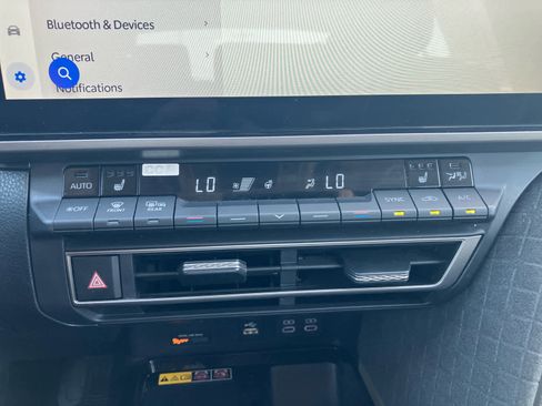 Used 2025 Toyota Camry XLE FWD image 26