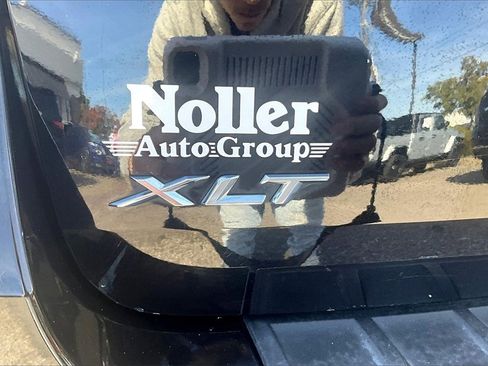 Used 2021 Ford Explorer XLT w/ Equipment Group 202A image 8