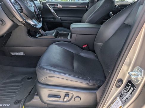 Used 2023 Lexus GX 460 Luxury w/ Sport Design Package AWD/4WD image 12