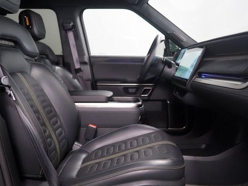 Used 2024 Rivian R1S Adventure AWD/4WD image 15