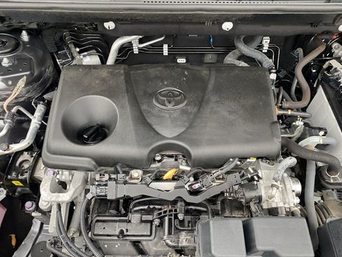 Used 2022 Toyota RAV4 XLE image 24