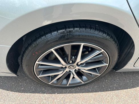 Used 2021 Toyota Camry XLE FWD image 32