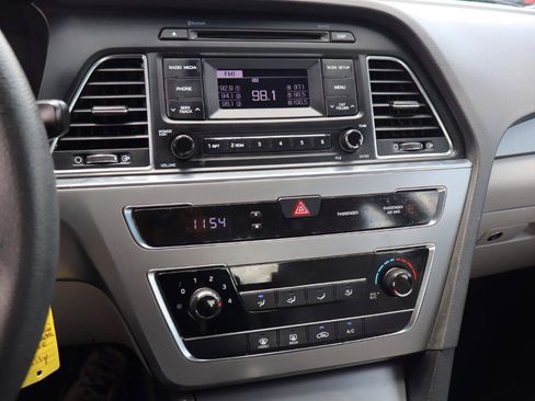 Used 2016 Hyundai Sonata SE FWD image 20