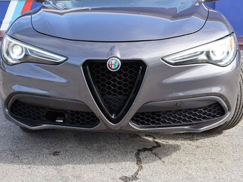 Used 2018 Alfa Romeo Stelvio AWD image 41