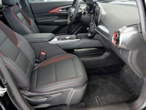 Used 2024 Chevrolet Equinox EV RS image 29