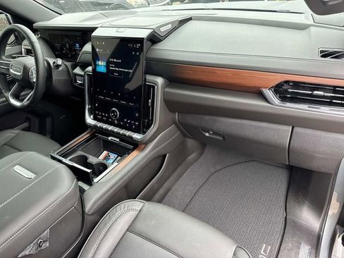 Used 2026 GMC Yukon XL Denali w/ Sun & Power Step Package RWD image 17