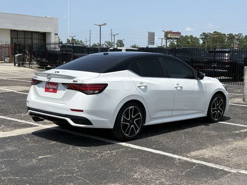 Used 2024 Nissan Sentra SR w/ SR Premium Package FWD image 5
