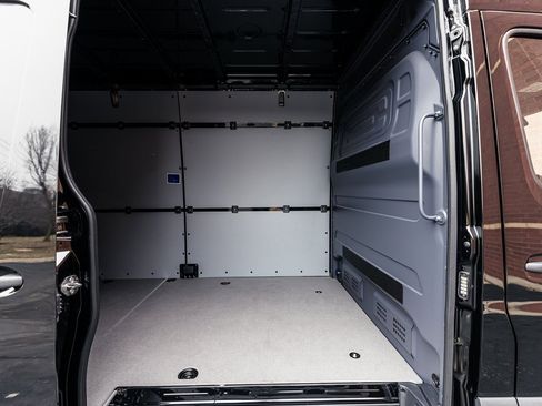 Used 2025 Mercedes-Benz Sprinter 2500 image 26