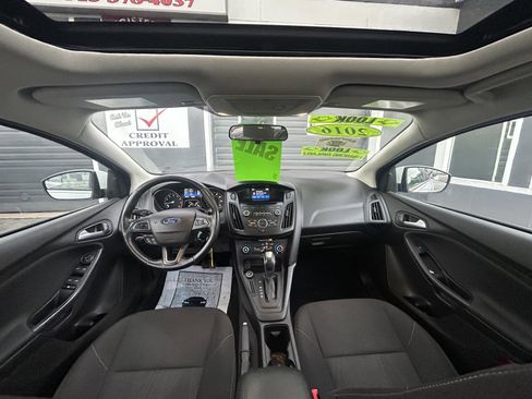 Used 2016 Ford Focus SE w/ SE Sport Package image 16