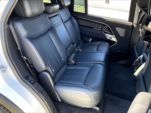 Used 2023 Land Rover Range Rover Long Wheelbase Autobiography image 21
