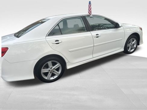 Used 2014 Toyota Camry SE image 22