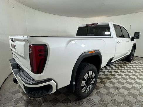 Used 2025 GMC Sierra 3500 Denali w/ Denali Reserve Package AWD/4WD image 3