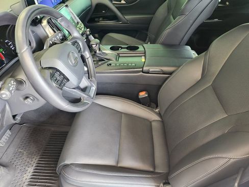 Used 2023 Lexus LX 600 4WD w/ Appearance Package image 13