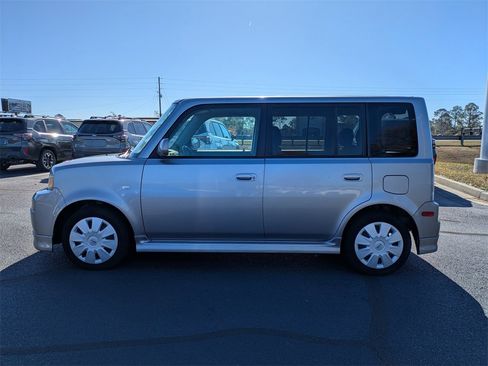 Used 2006 Scion xB image 9