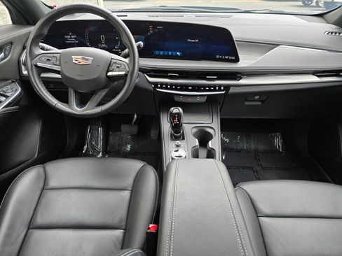 Used 2024 Cadillac XT4 Premium Luxury image 17