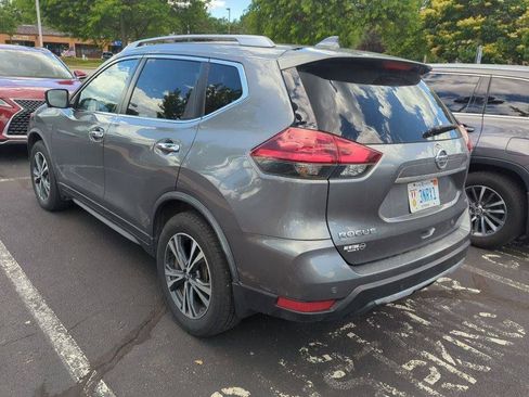 Used 2019 Nissan Rogue SV w/ Premium Package FWD image 2