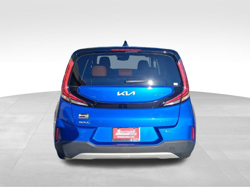 Certified 2024 Kia Soul EX w/ EX Designer Package FWD image 6