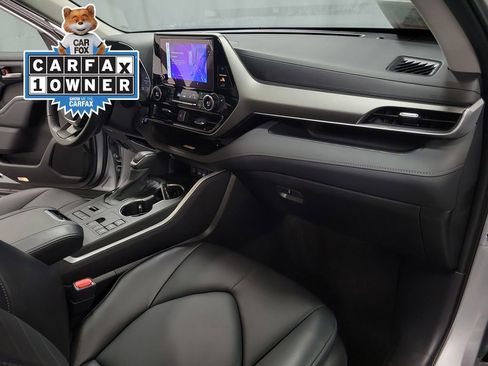 Used 2023 Toyota Highlander XLE image 24