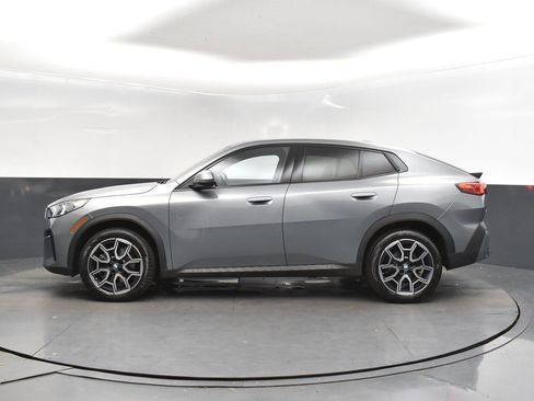 Used 2025 BMW X2 xDrive28i image 4