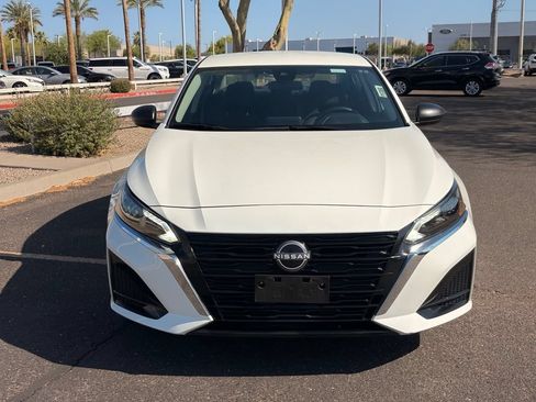 Certified 2025 Nissan Altima 2.5 SV FWD image 9