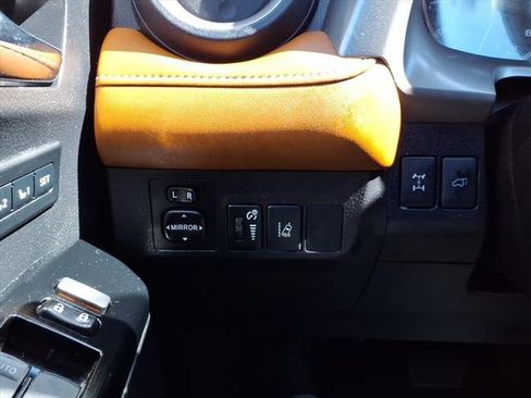 Used 2017 Toyota RAV4 Limited image 20