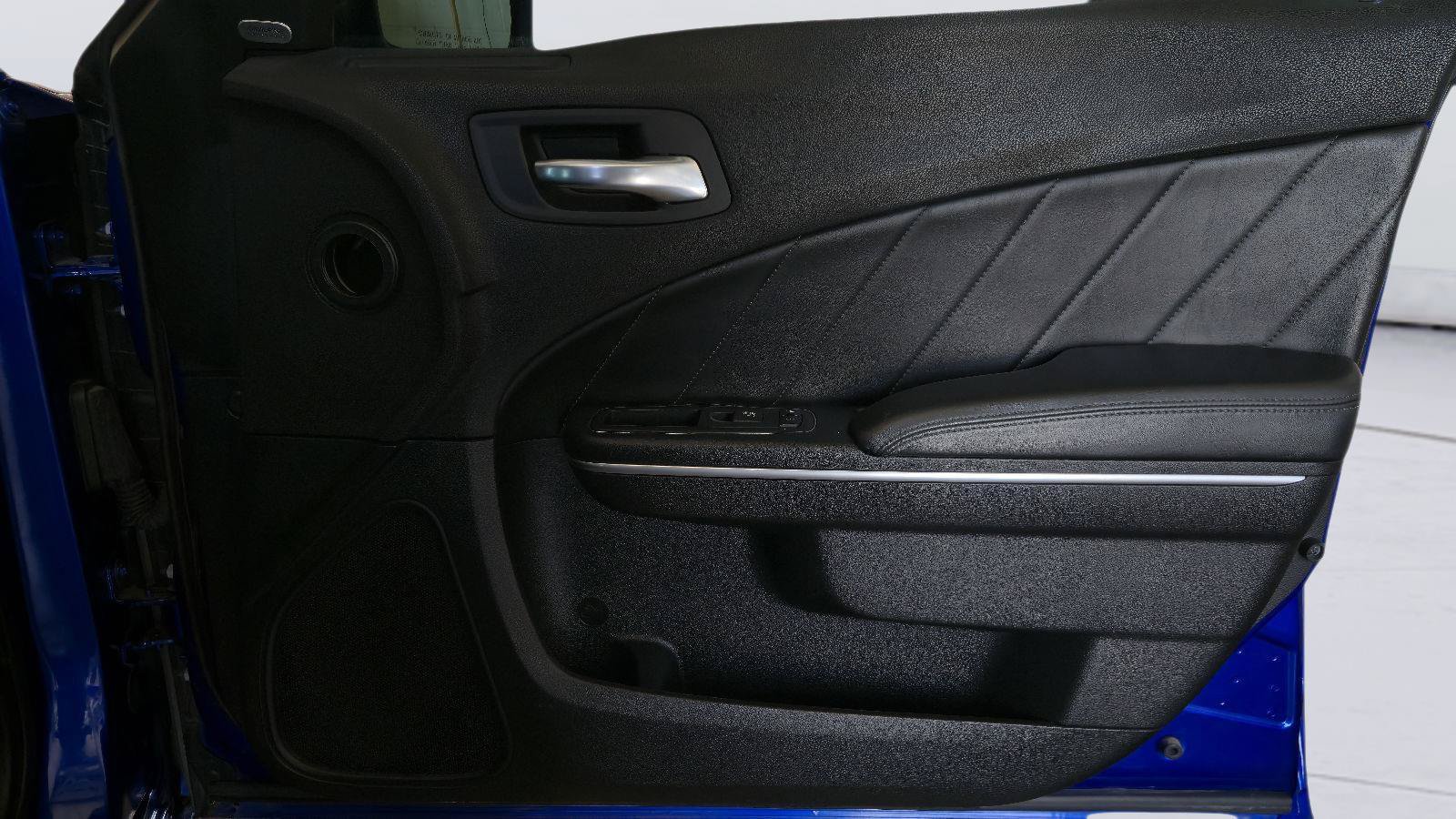 Used 2018 Dodge Charger R/T w/ Plus Group RWD image 22