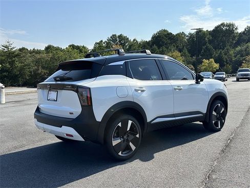 New 2026 Nissan Kicks SR image 8
