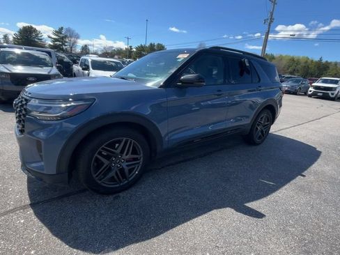 Certified 2025 Ford Explorer ST AWD/4WD image 16