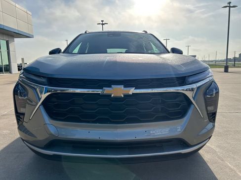 Used 2026 Chevrolet Trax LT FWD image 19