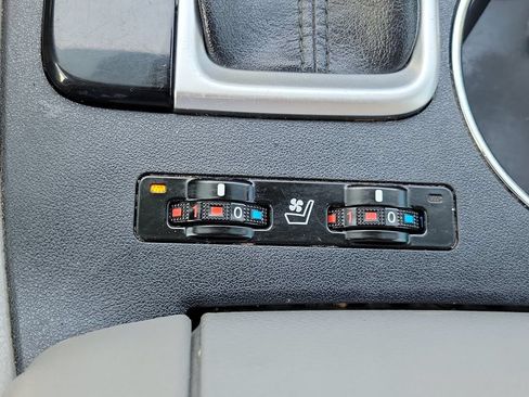 Used 2016 Toyota Highlander Limited w/ Driver Technology Package FWD image 39