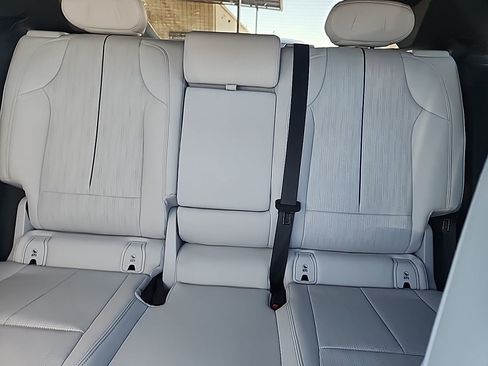 Used 2024 Cadillac Lyriq Sport image 11