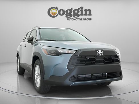 New 2026 Toyota Corolla Cross LE w/ Moonroof Package FWD image 11