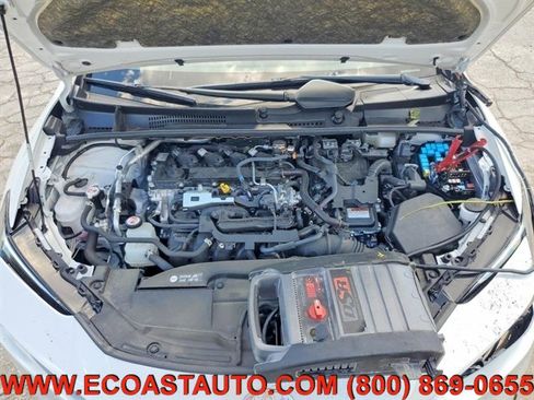 Used 2024 Toyota Prius XLE AWD/4WD image 7