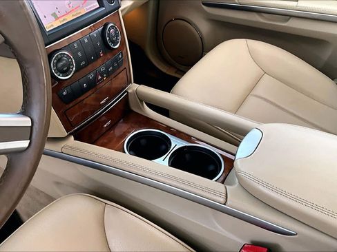 Used 2012 Mercedes-Benz GL 450 4MATIC image 16