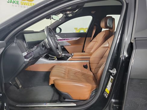Certified 2023 BMW 760i xDrive w/ Executive Package AWD/4WD image 5