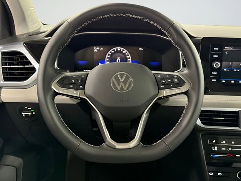 New 2025 Volkswagen Taos SE image 11